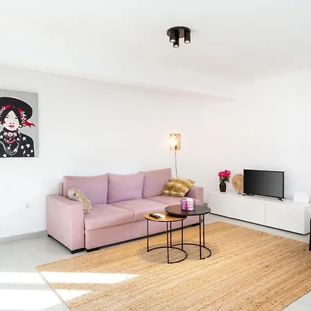 Neue In Mit Schonem Balkon